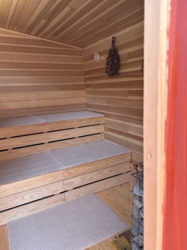 OYASU SAUNA サウナ室の内部の様子