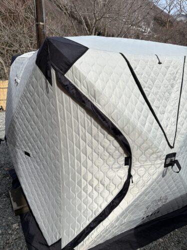 冬季間の休憩場のテント