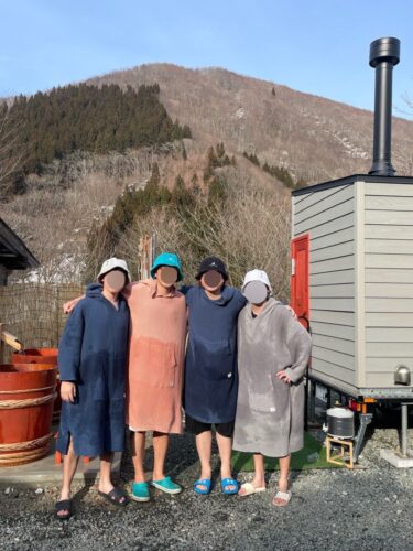 OYASU SAUNA サウナ後の記念撮影